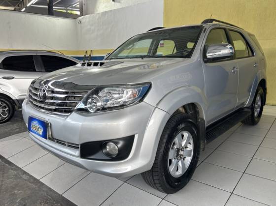 TOYOTA HILUX SW4 3.0 SRV 4X4 7 LUGARES 16V TURBO INTERCOOLER DIESEL 4P AUTOMÁTICO TOYOTA HILUX SW4 3.0 SRV 4X4 7 LUGARES 16V TURBO INTERCOOLER DIESEL 4P AUTOMÁTICO